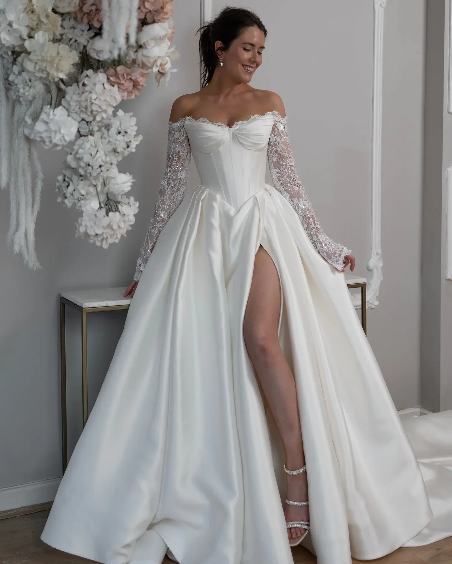 Off Shoulder Satin A Line Wedding Dresses Side Slit Corset White Bridal Gowns Lace Appliques Beaded Long Sleeves Modern Robe De Mariee