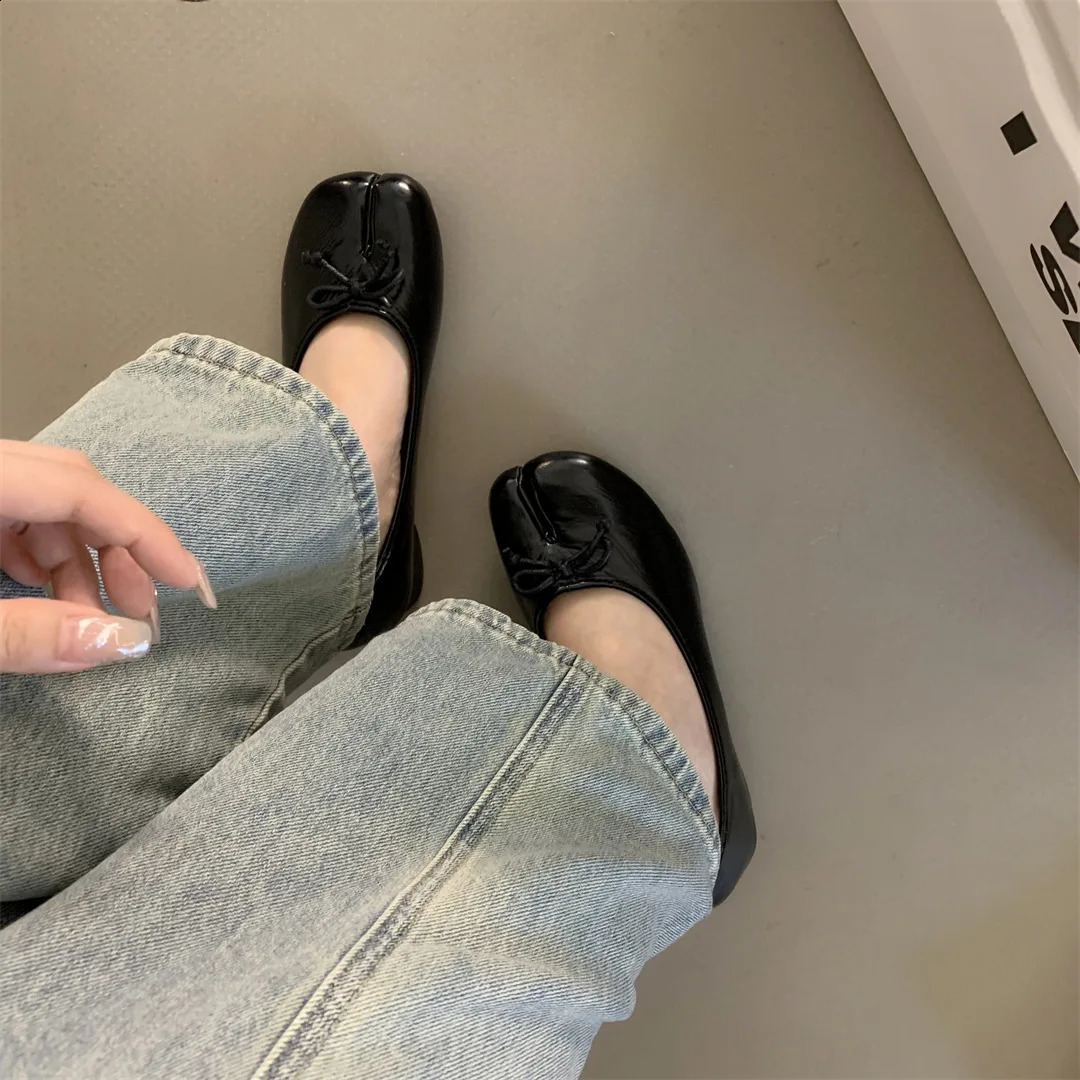 IPPEUM Red Ballet Flats Split Toe Shoes Women Mary Janes Leather Fashion Low Heel Ballerinas Mujer 240904