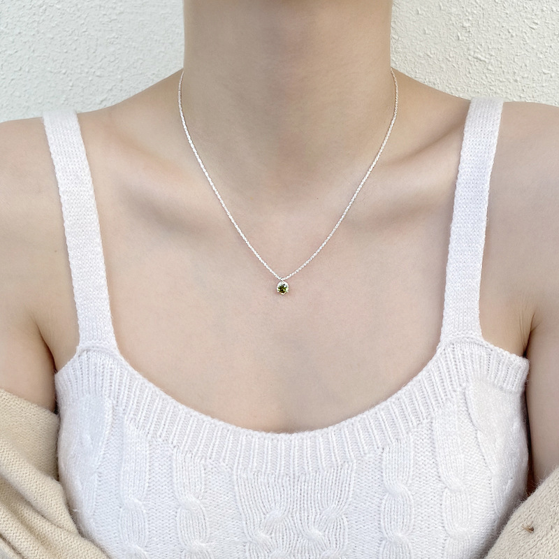 2024 Ins Sparkling Glittering Crown Pendant Solitaire Simple Fine Jewelry Real 100% 925 Sterling Sillver Moissanite Diamond Party Women Wedding Beach 