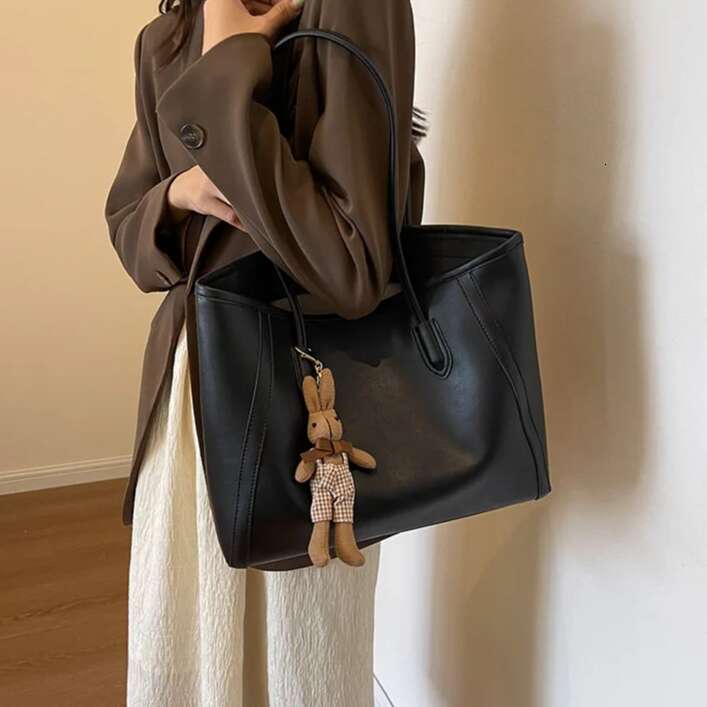 New Large Capacity Women 2024 PU Leather designer Handbags Fashion Shopper trend Shoulder Side Bag Vintage Shopping Totes