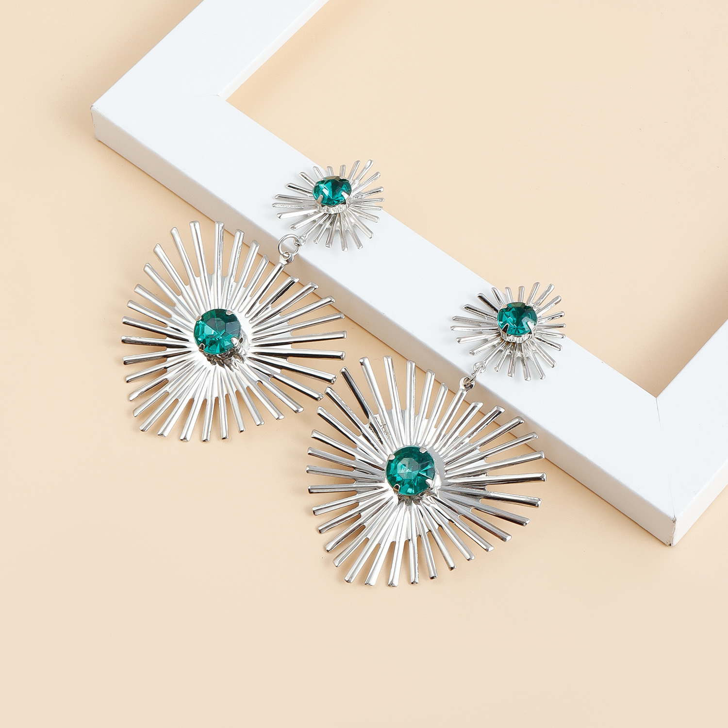 Green Emerald Sunflower Vintage Dangle Earrings For Women Gold Plated Silver Color Stainless Steel Heart Drop Earring Jewelry Luxury Exaggerated Party