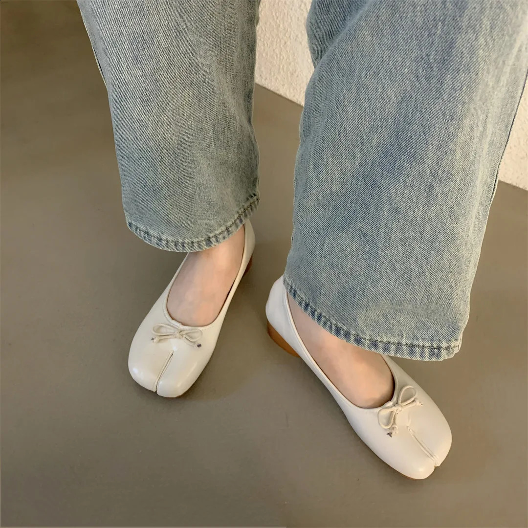 IPPEUM Red Ballet Flats Split Toe Shoes Women Mary Janes Leather Fashion Low Heel Ballerinas Mujer 240904