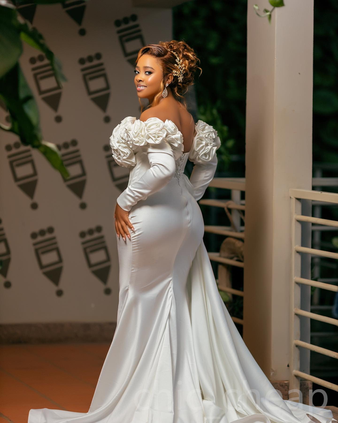 2024 Ivory Mermaid Prom Dresses For Special Occasions Flowers Satin Full Sleeves Evening Formal Party Second Reception Birthday Engagement Gowns Dress