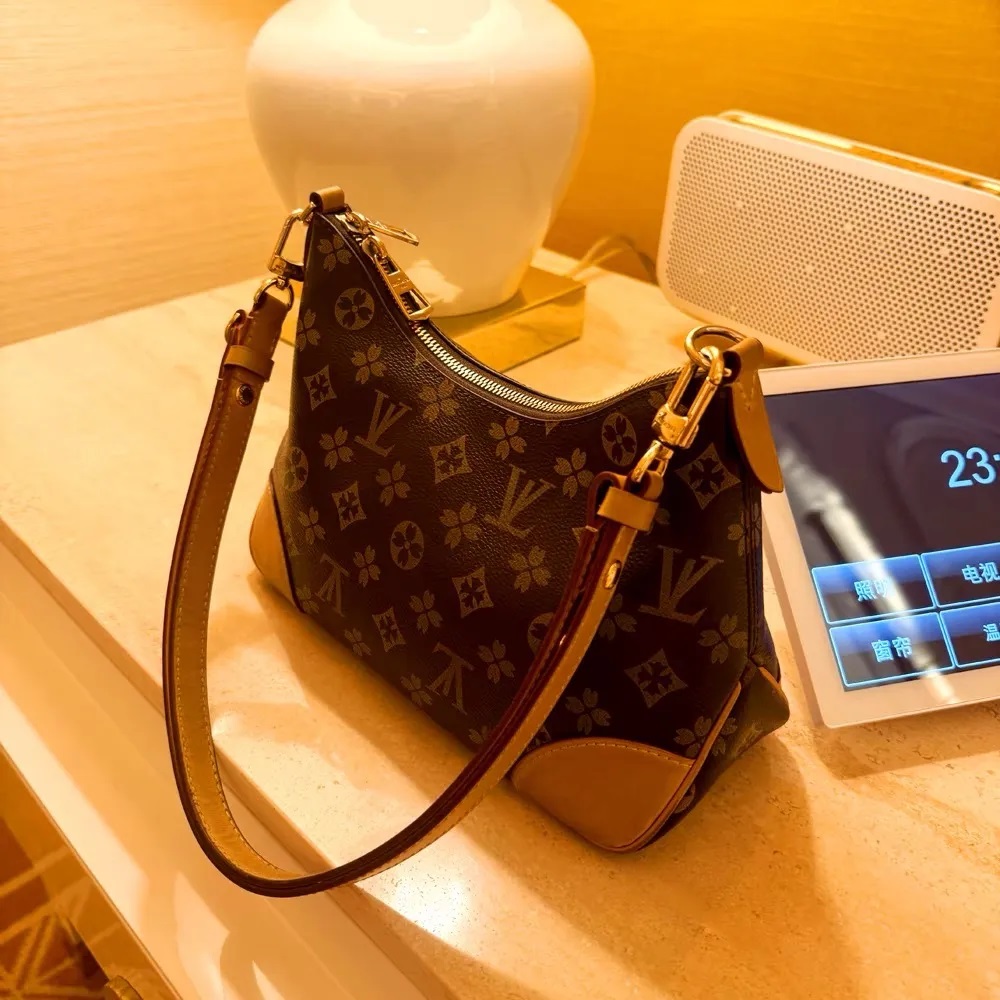 Designer Croissant Women Shoulder Bags Hobo Purse Tote Bag Baguette Underarm Handbag Subaxillary Metal Chain bag Female backpack 10A aa