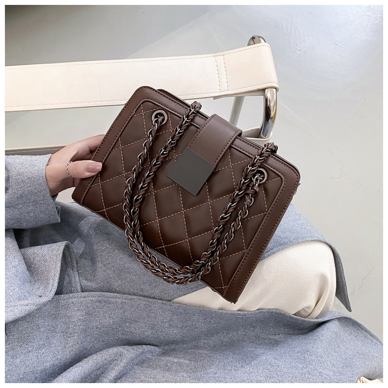 2025 Spring and Autumn Season Large Capacity Women's Crossbody New Trend Popular This Year's Versatile gge Chain Shoulder Bag