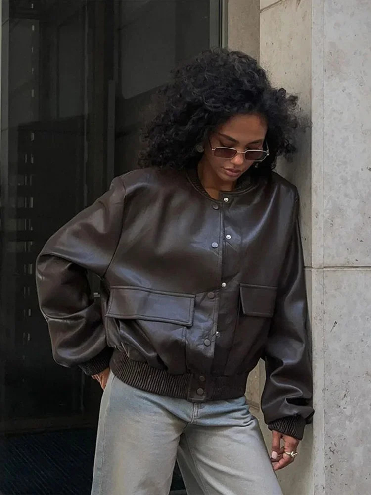 Fashion round neck Pu leather jacket for women retro long sleeved boyfriend autumn and winter womens high street 240906