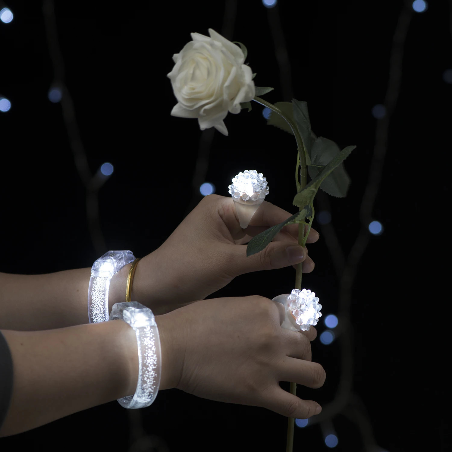 White Wedding Mix Sets LED Light Up Glasses Glow Bracelets and Flashing Bumpy Rings Wedding Party Favors Supplies 240906