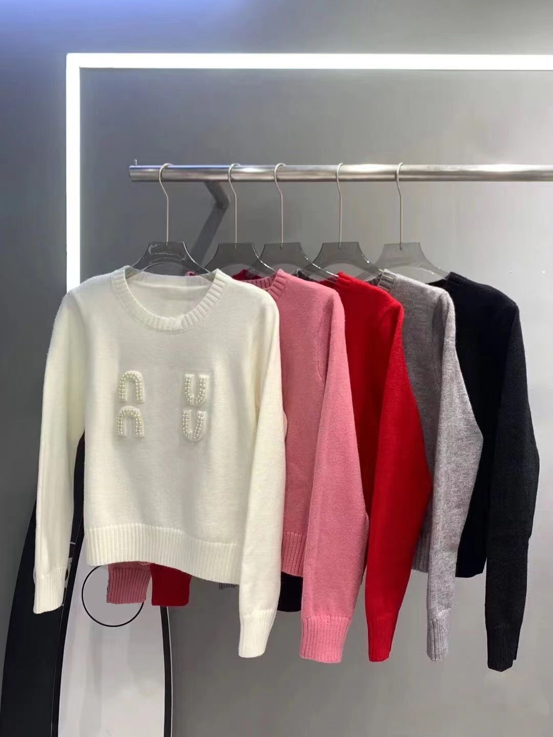 Womens Sweater Autumn Long-Sleeved Outwear Knit Sweater Pullover Sweater Women Designer Sweater Woman White Thin Knit Sweaters