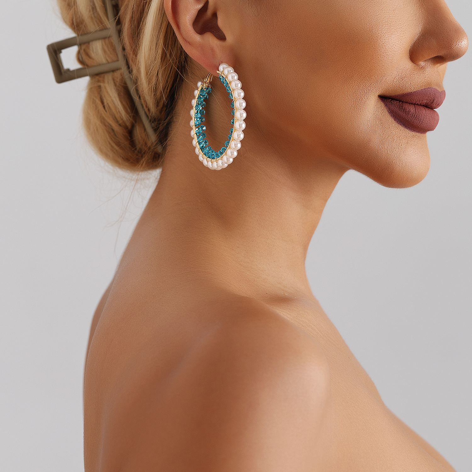 Exaggerated Pearl Blue Crystal Hoop Earrings For Women Gold Plated Zinc Alloy Luxury Big Circle Vintage Fashion Jewelry Party Birthday Gifts