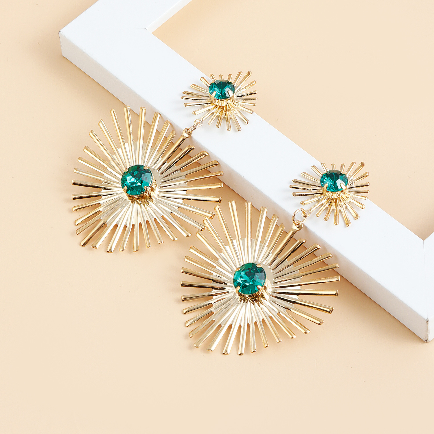 Green Emerald Sunflower Vintage Dangle Earrings For Women Gold Plated Silver Color Stainless Steel Heart Drop Earring Jewelry Luxury Exaggerated Party