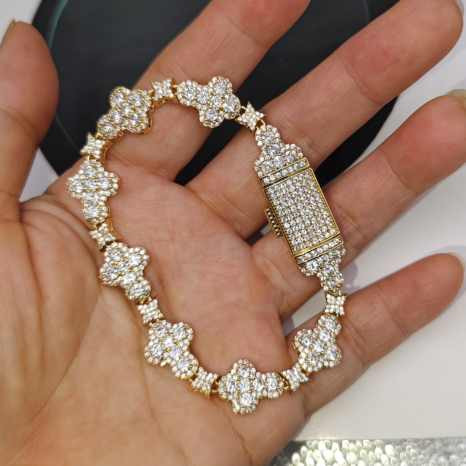 10mm Top Quality Clustered Cubic Zirconia Cross Bracelet Spring Clasp Micro Sparkling Cz Gemstone Zircon Hip Hop Iced Out Bangle Bracelets For Men Bij