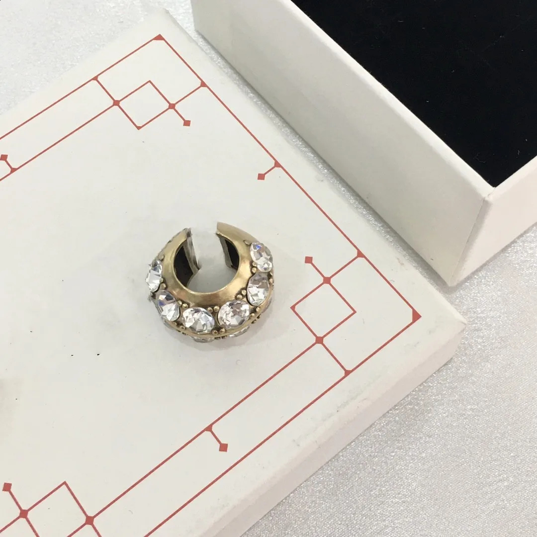 Full CZ stone earrings suitable for women simple daily earrings ious Gothic jewelry punk cool 240906