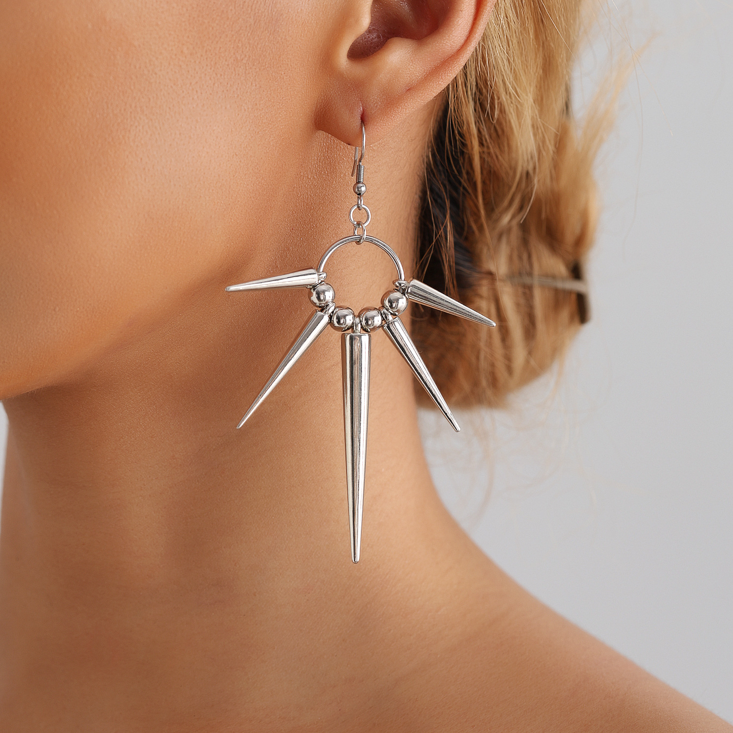 Personalized Punk Thorn Earrings Silver Plated Stainless Steel Piercing Beads Rivets Long Drop Dangle Earring Party Birthday Gifts Jewelry