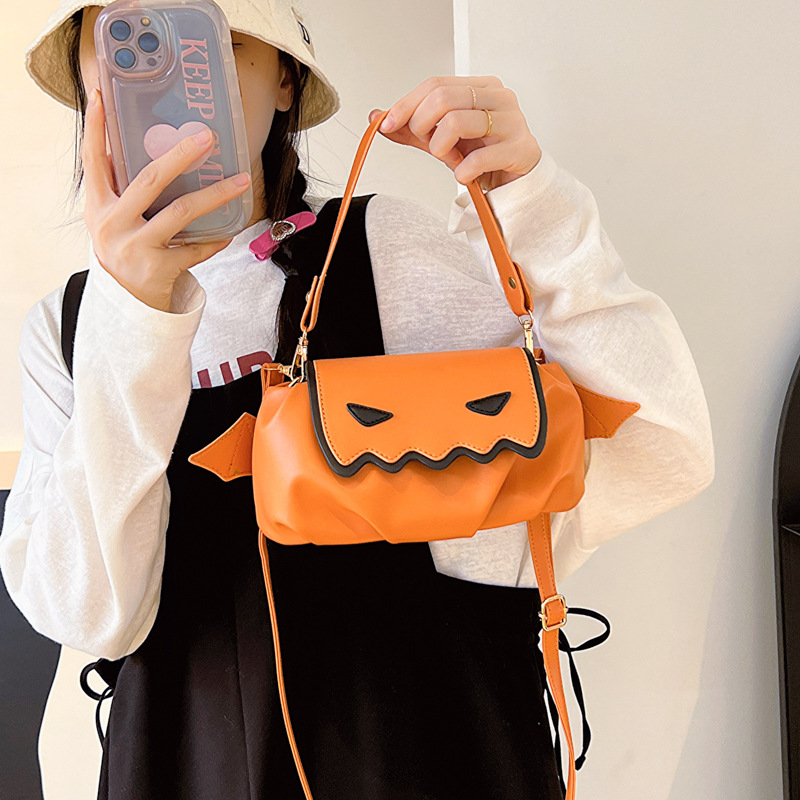 2025 Designer Fun 3 Pumpkin Halloween Fashion Color Contrast Personalized Creative Shoulder Bag