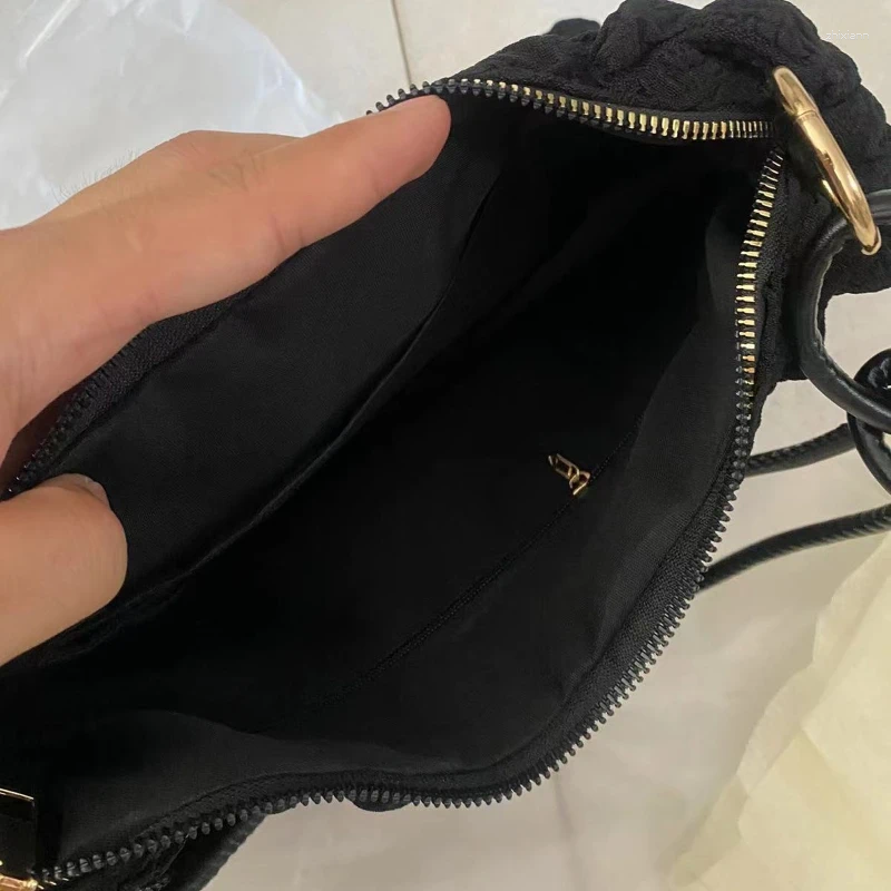 2025 NEW Shoulder Bags Large Capacity Handbag Pleated Cloud For Gatherings E74B fashionable item zhanyishengli