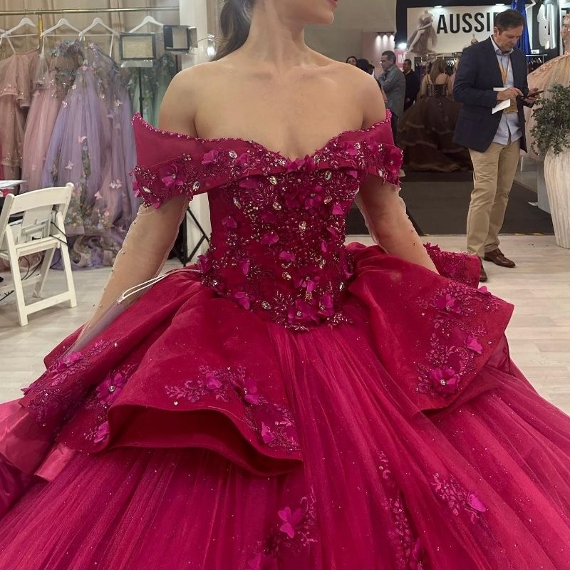 Red Shiny Quinceanera Dresses 2024 Applique Lace Beads Tull Princess Ball Sweet 16 Vestidos De XV Anos Party Gown