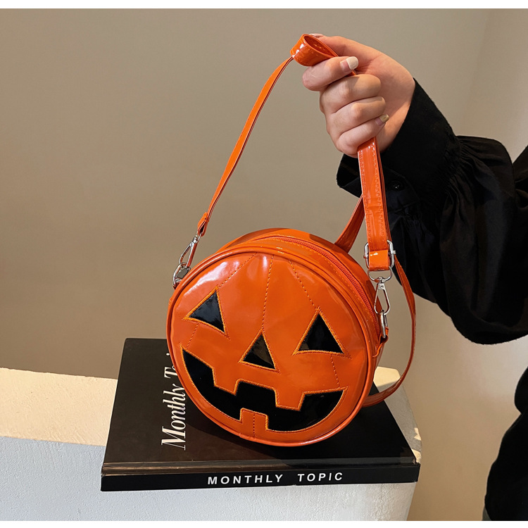 Cross-border Europe and the United States 2024 new fashion Halloween funny personality decoration candy gift shoulder bag dh5727163