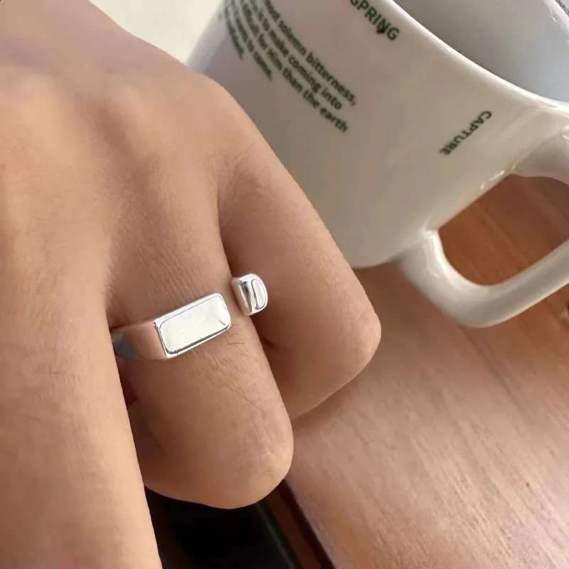 Ventilate 925 sterling silver ring womens jewelry geometric hollow simple gift delivery with stacking 240909