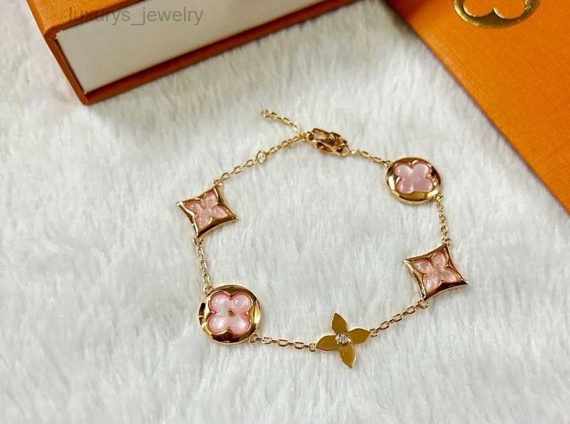 Designer Shell Chain Classic Flowers Jewelry Wrist bangle 18k Gold White Mother of Pearl Bracelet High Version Fashion Charm Bracelet Women Jewelry Gift