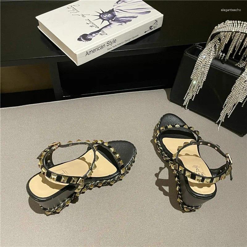 2025 S Fashion Designer Sandals Summer Platform Women Peep Toe High Wedges Heel Ankle Buckles Sandalia Rivet Female Shoes
