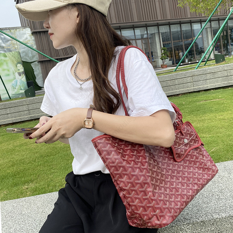 Adjustable Pet Bag For Dogs And Cats - Durable, Breathable, Compact Tote Design