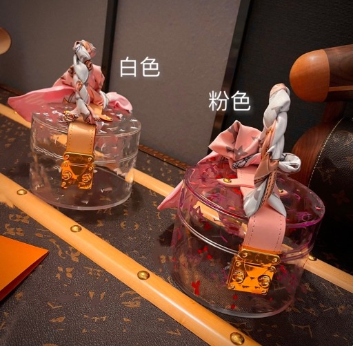 Simple Acrylic four-leaf clover transparent printing round box, happy candy girlfriend birthday gift wedding portable jewelry box