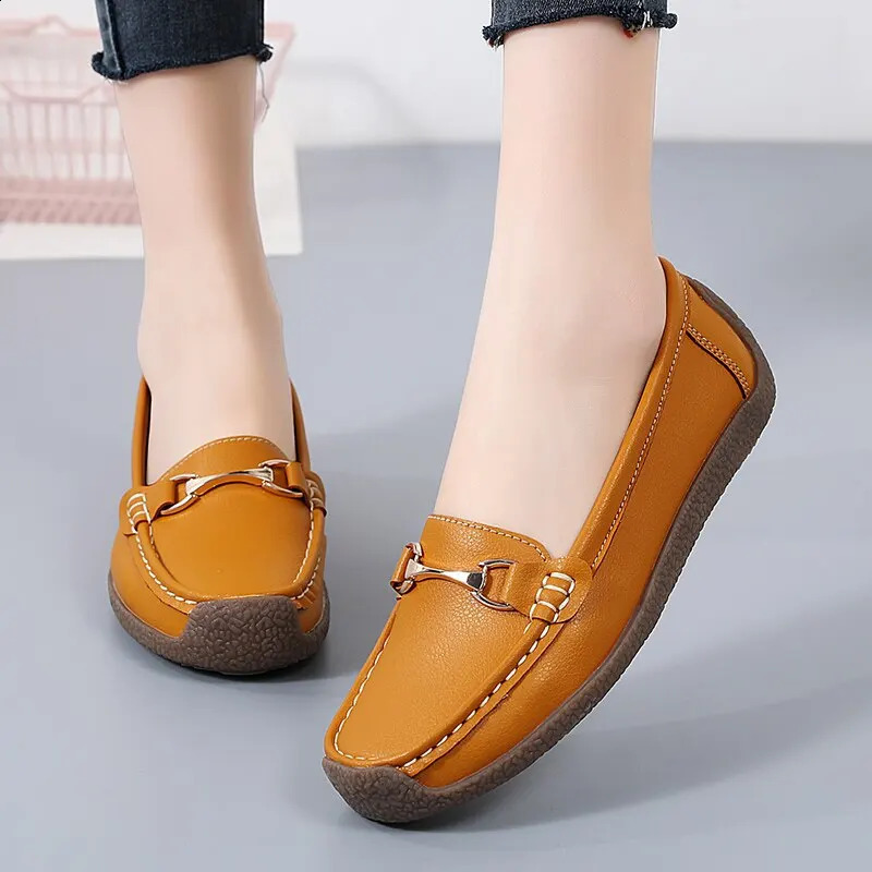 Spring/Autumn Apartment Genuine Leather Moccasins Womens Casual Skating Shoes Womens Boat Shoes Large Size 44 240919
