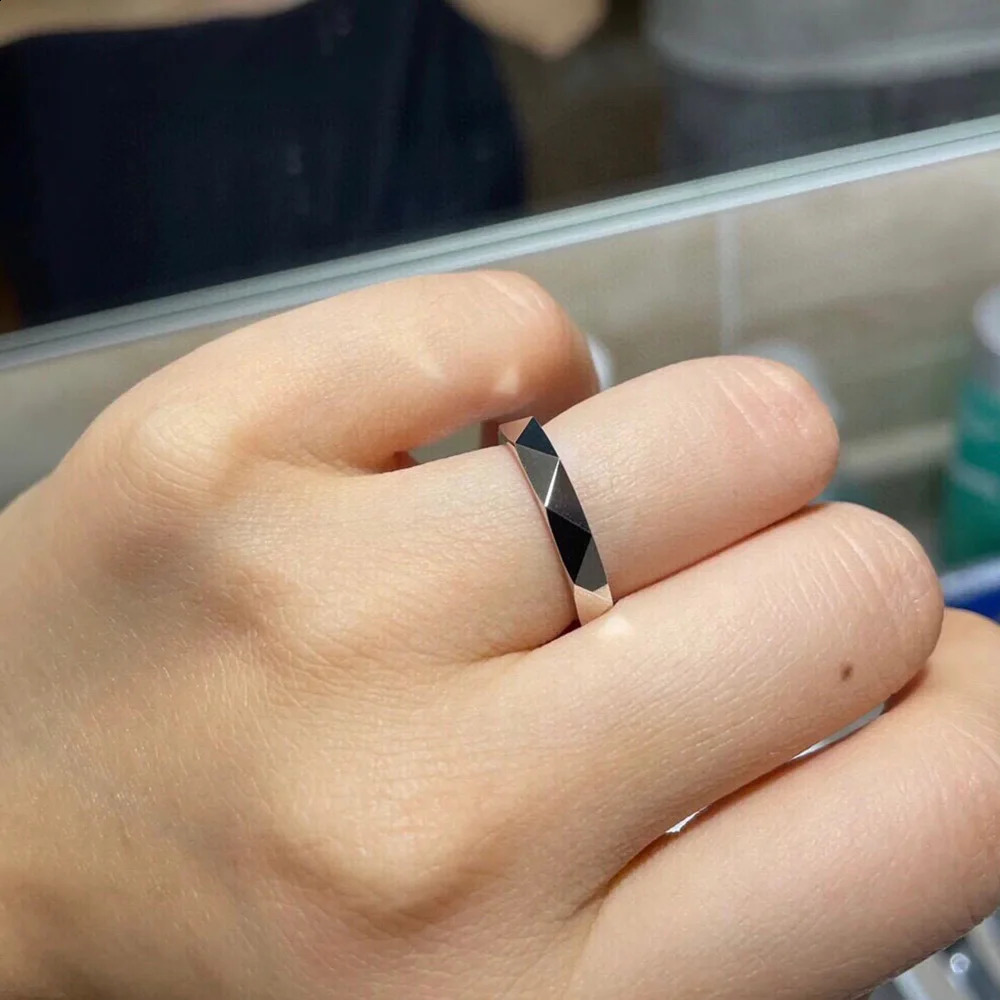 Fashion Accessories Couple Ring Engagement Accessories S925 Pure Silver Diamond Womens Exquisite Gift High Quality 240906