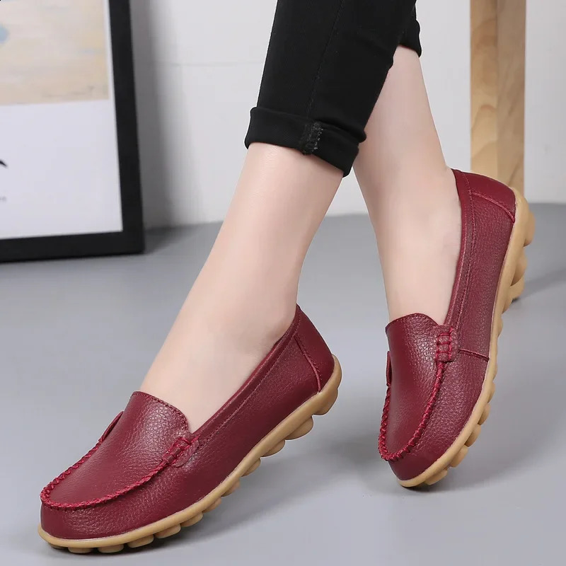 Real leather shoes womens soft boat shoes womens flat shoes large size 35-44 womens soft cushion hard sole 241008