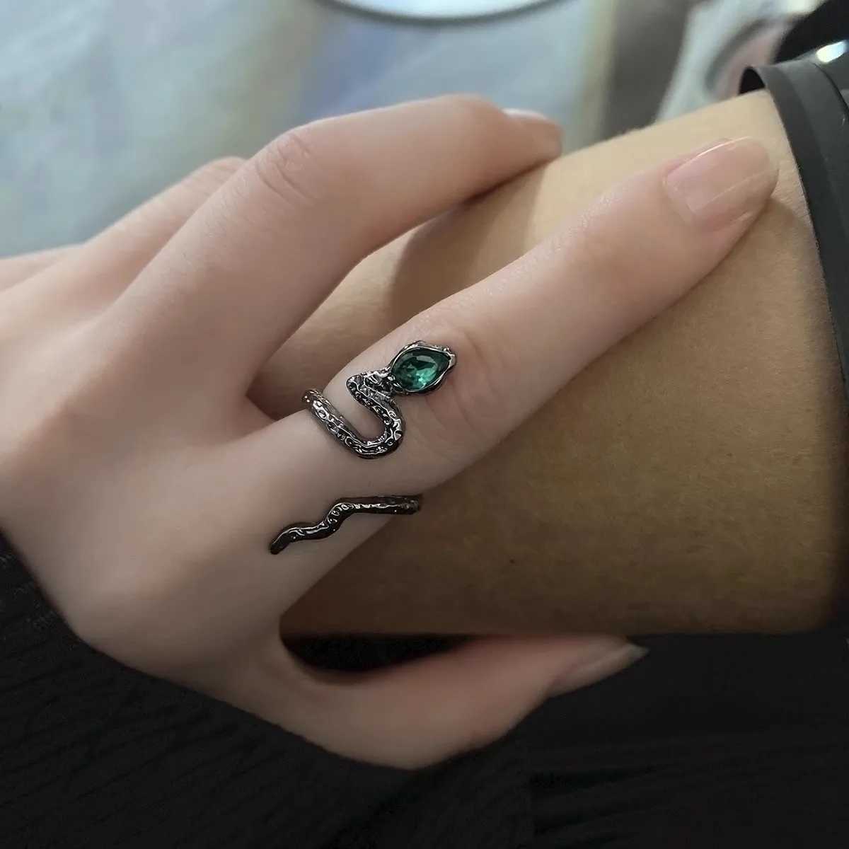 New Fashionable And Minimalist Snake Shed Womens Personalized Spirit Snake Ring Adjustable Jewelry WholesaleXJ250110