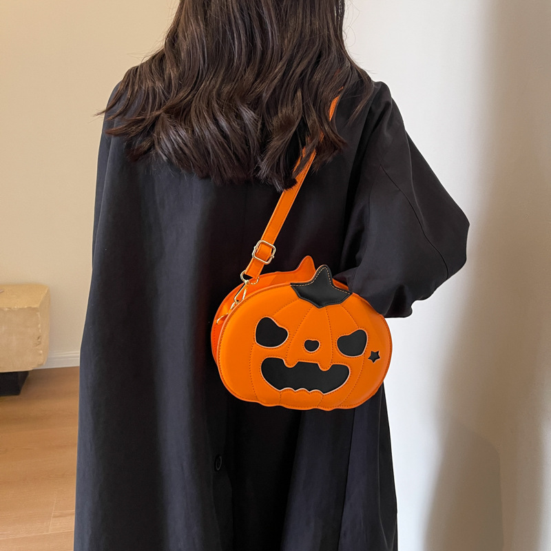 2025 Designer pumpkin funny 3 Halloween 2024 new color personality creative fashion shoulder bag for women
