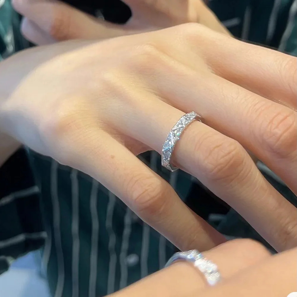 Fashion Accessories Couple Ring Engagement Accessories S925 Pure Silver Diamond Womens Exquisite Gift High Quality 240906