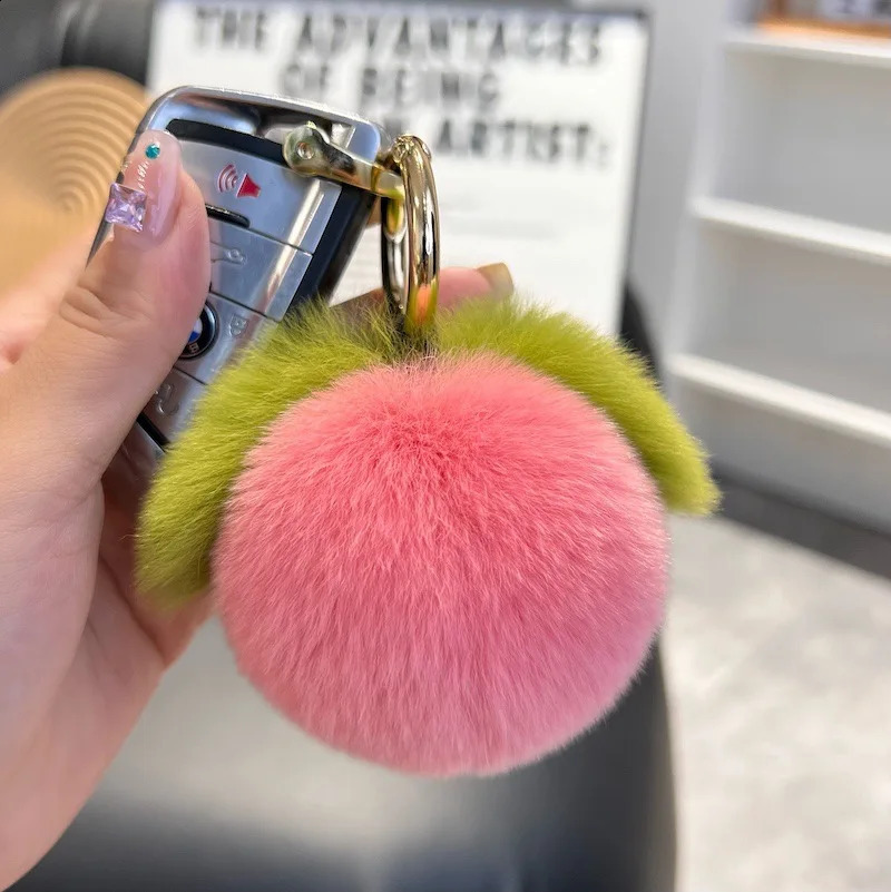 Cute fur peach keychain for car keys high-quality plush fruit keychain Kawaii soft keychain 240909
