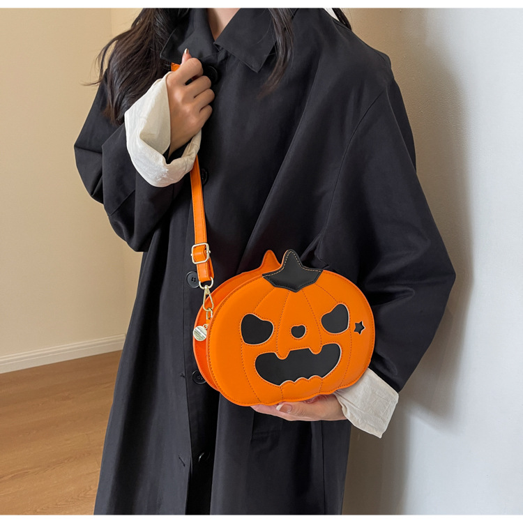 2025 Designer pumpkin funny 3 Halloween 2024 new color personality creative fashion shoulder bag for women