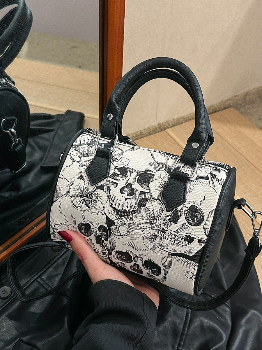 2025 Designer New Boston Women's 3 Niche Skull Print Personality Shoulder Fashion Tote Pillow Bag