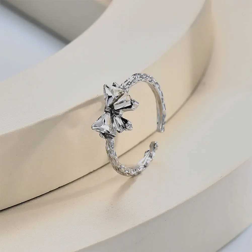 Fashion Cute Edition Bow Ring with Adjustable Opening Alloy Ring Niche Simple Sweet Ring Womens Jewelry StoreXJ250412