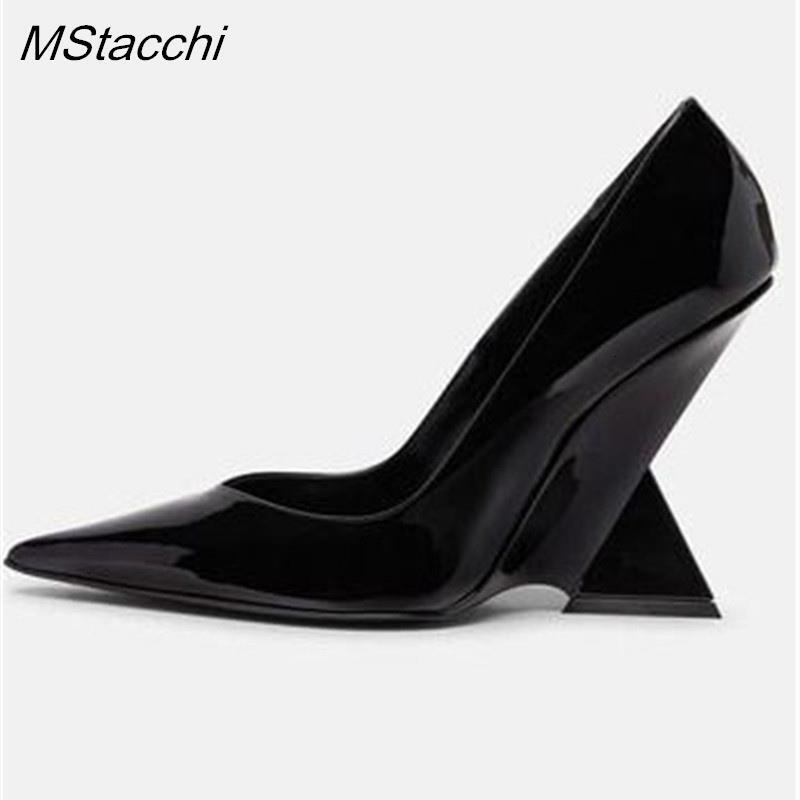 Runway Women Heels Pumps 2024 Designer Patent Leather Pointed Toe Sgback Shallow Brand Strange Heel Woman Shoes