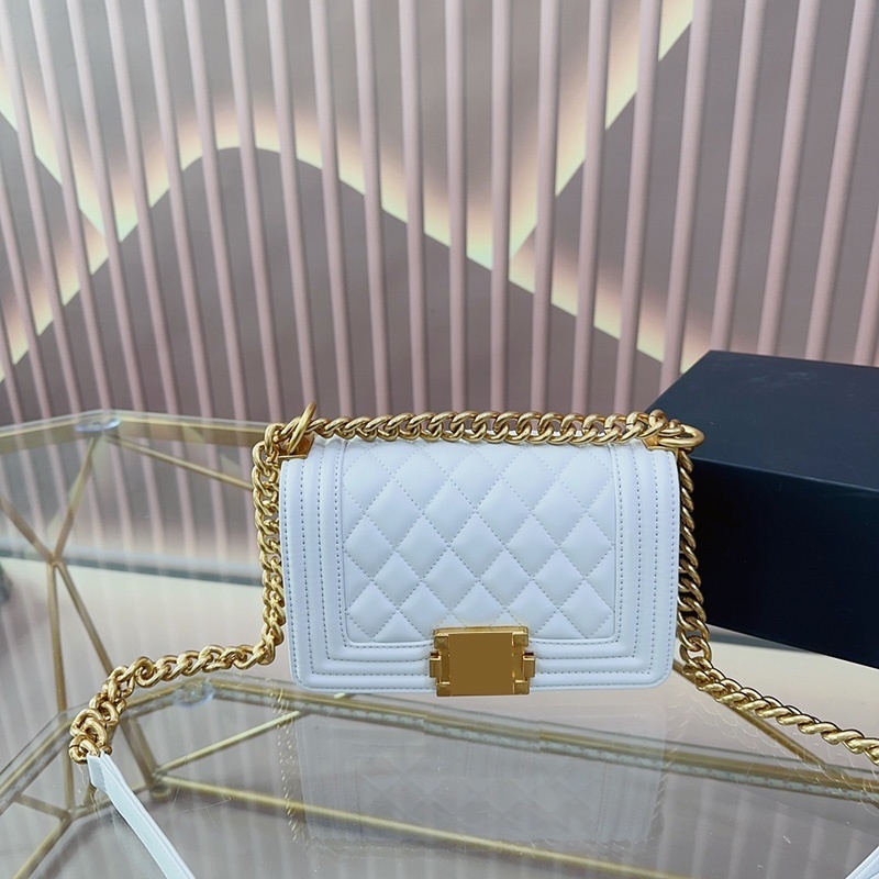 Français Designer Cross Cross Body Boy matelassé Caviar Coue Coue Coue Chalette épaule Black Black Grey Gris Rose Blanc Blue Blue Designer Hands