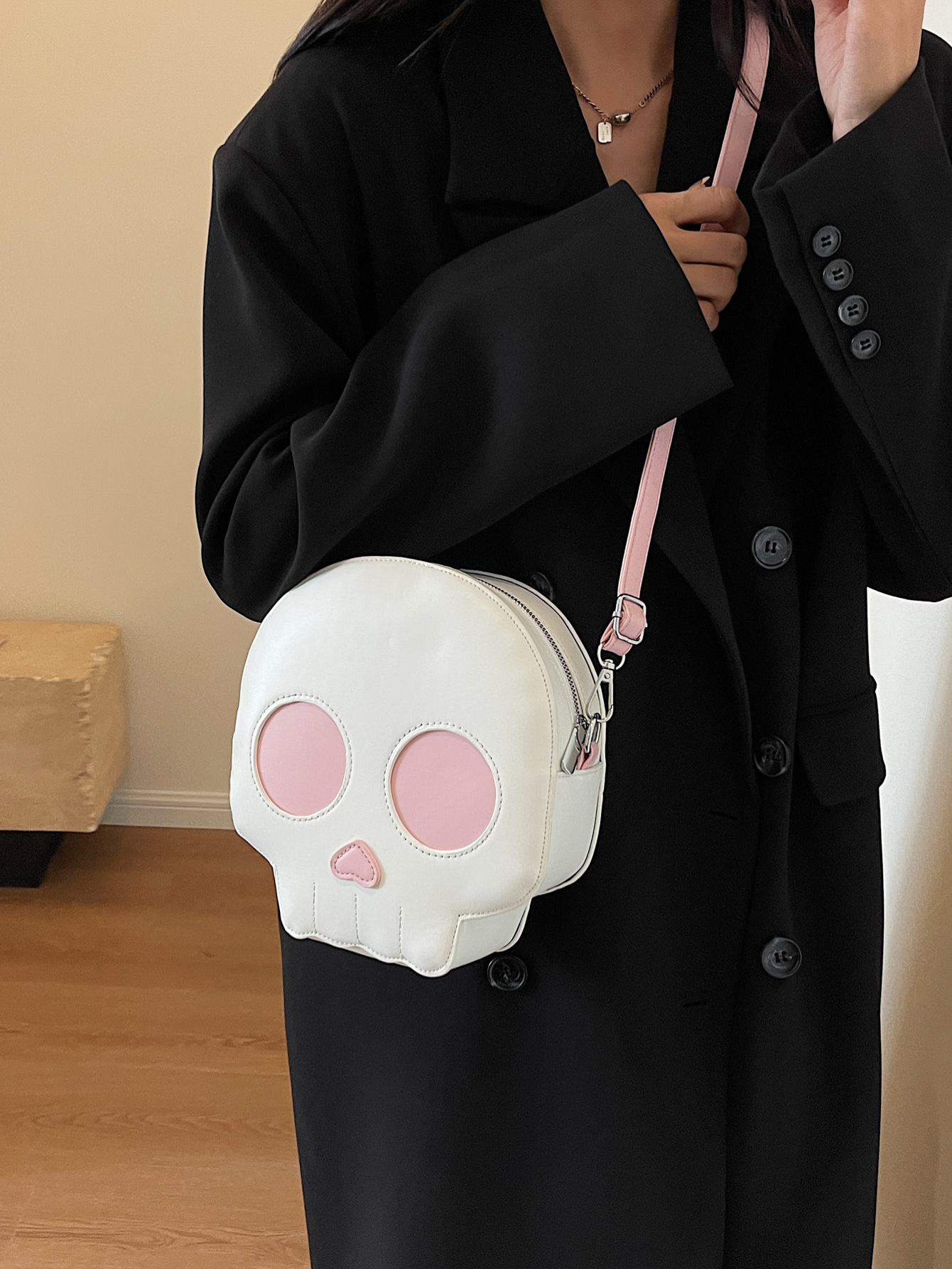 2025 Designer 2024 New Trendy 3 Cool Skeleton Small Round Versatile Halloween Single Shoulder Bag