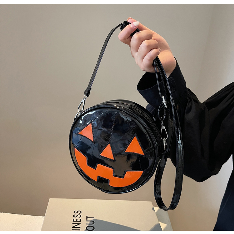 Cross-border Europe and the United States 2024 new fashion Halloween funny personality decoration candy gift shoulder bag dh5727163