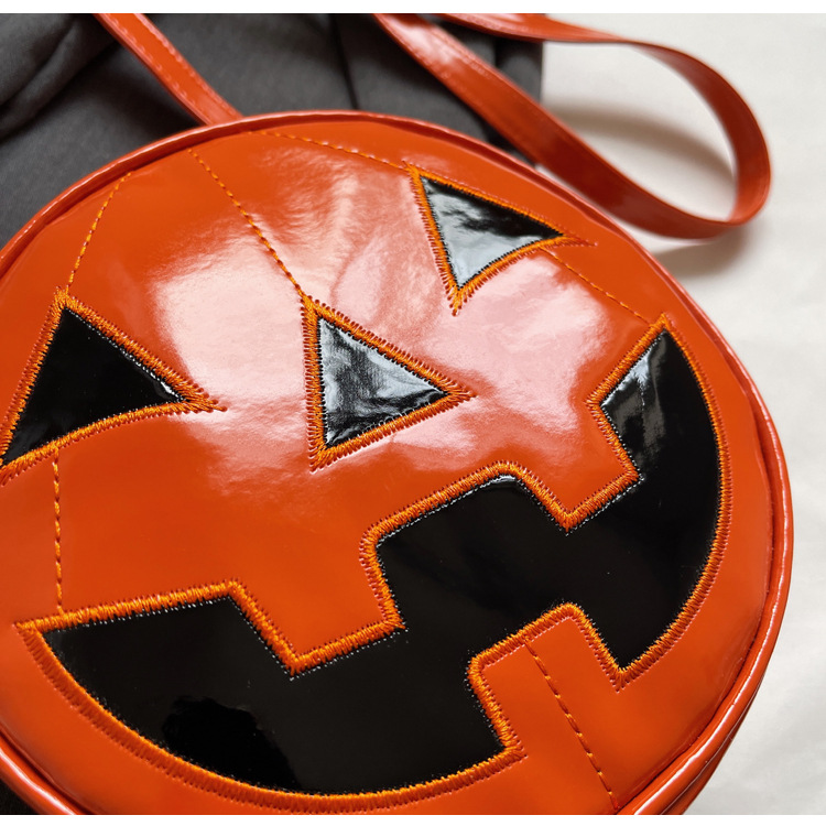 Cross-border Europe and the United States 2024 new fashion Halloween funny personality decoration candy gift shoulder bag dh5727163