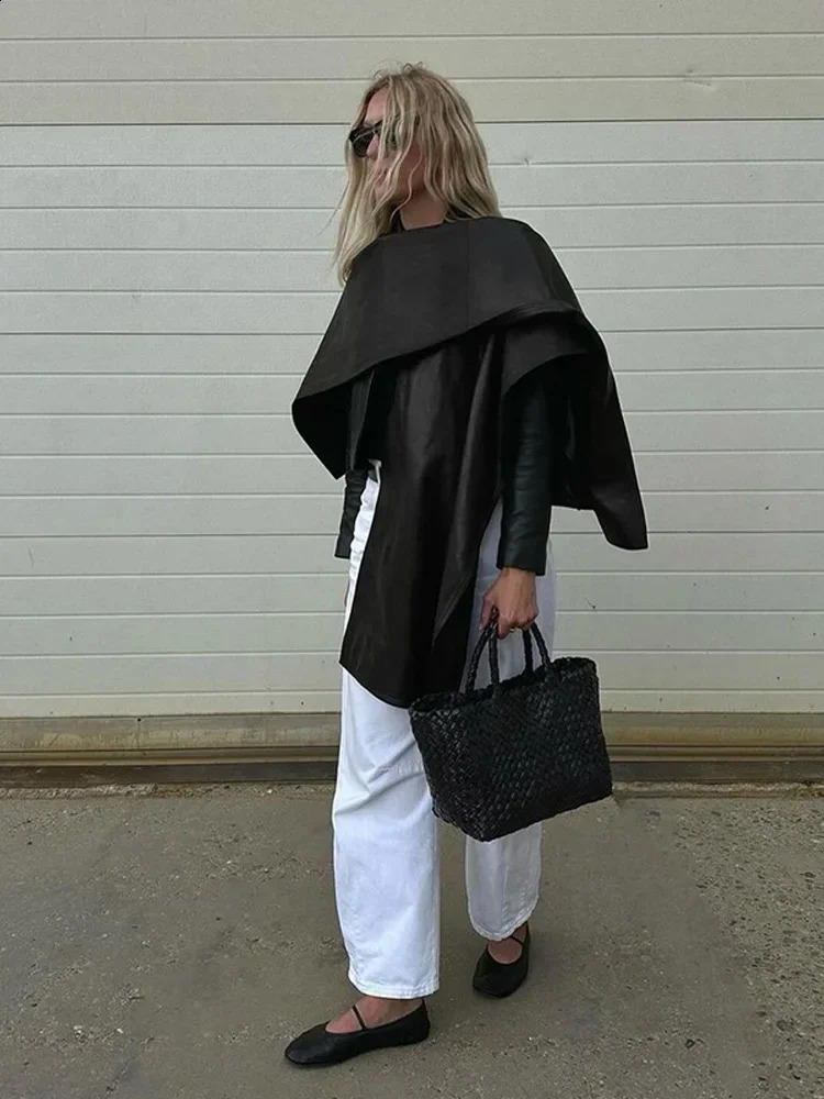 Fashion shawl black leather womens jacket fashion long sleeved Oneck casual short winter street 240906