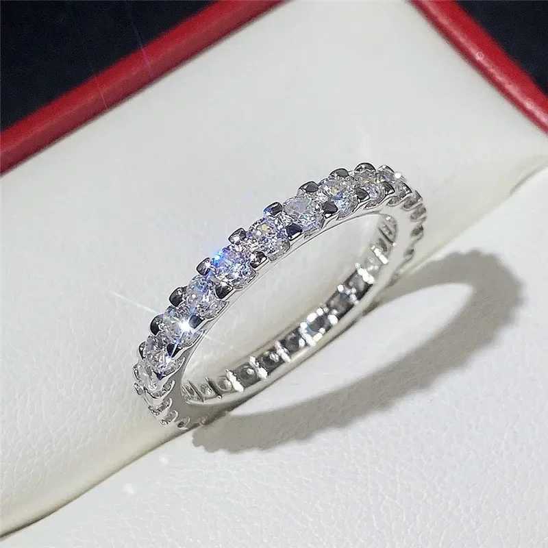 New Trent Thin Finger Ring Silver Strap Shining Cubic Zirconia Simple and Fashionable Suitable for Womens Daily WearXJ250412