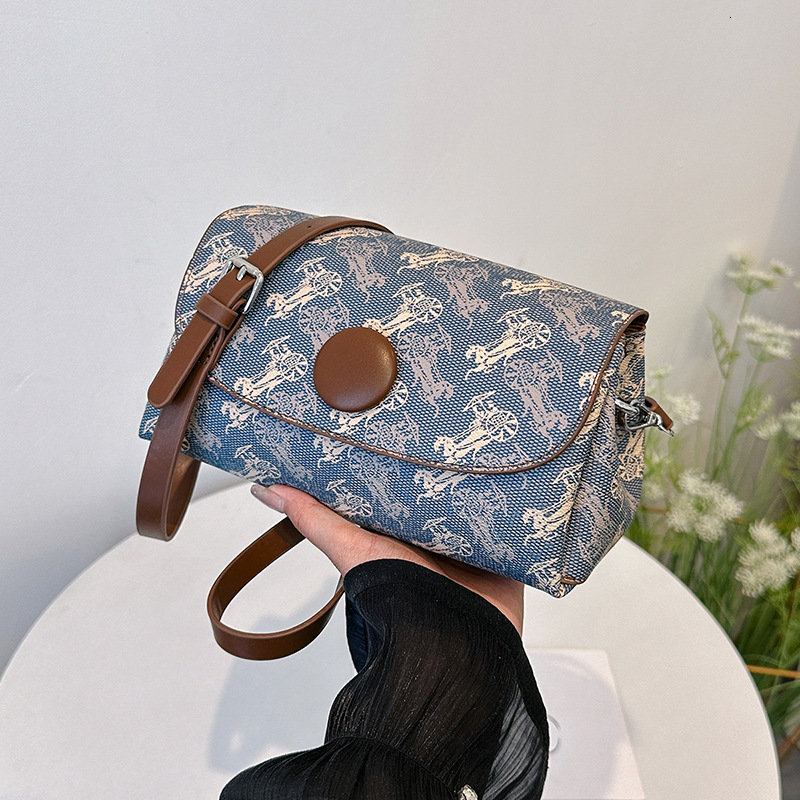 armpit women 2024 new high-end fashion printed shoulder bag, versatile crossbody bag for commuting