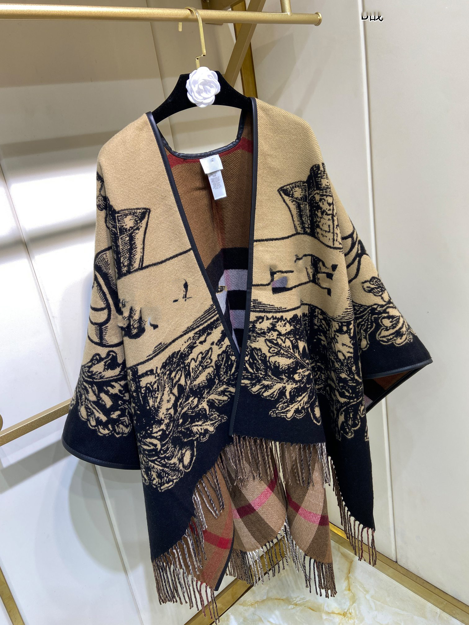 140*140cm cashmere cape 24ss B Designer cape 100% cashmere shawl War Horse double face shawl Women cashmere shawl Cashmere felt coat Couple gift