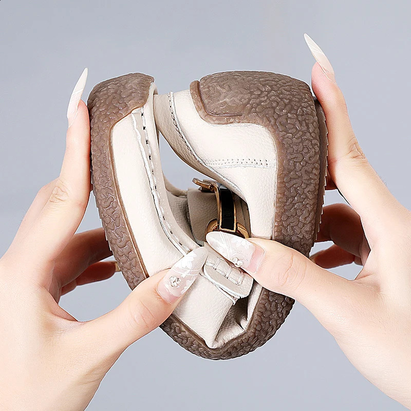 er Womens Casual Shoes Leather Slippers on Flat Shoes Womens Loafers Moccasins Sneakers Womens Plus Size 35-44 240909