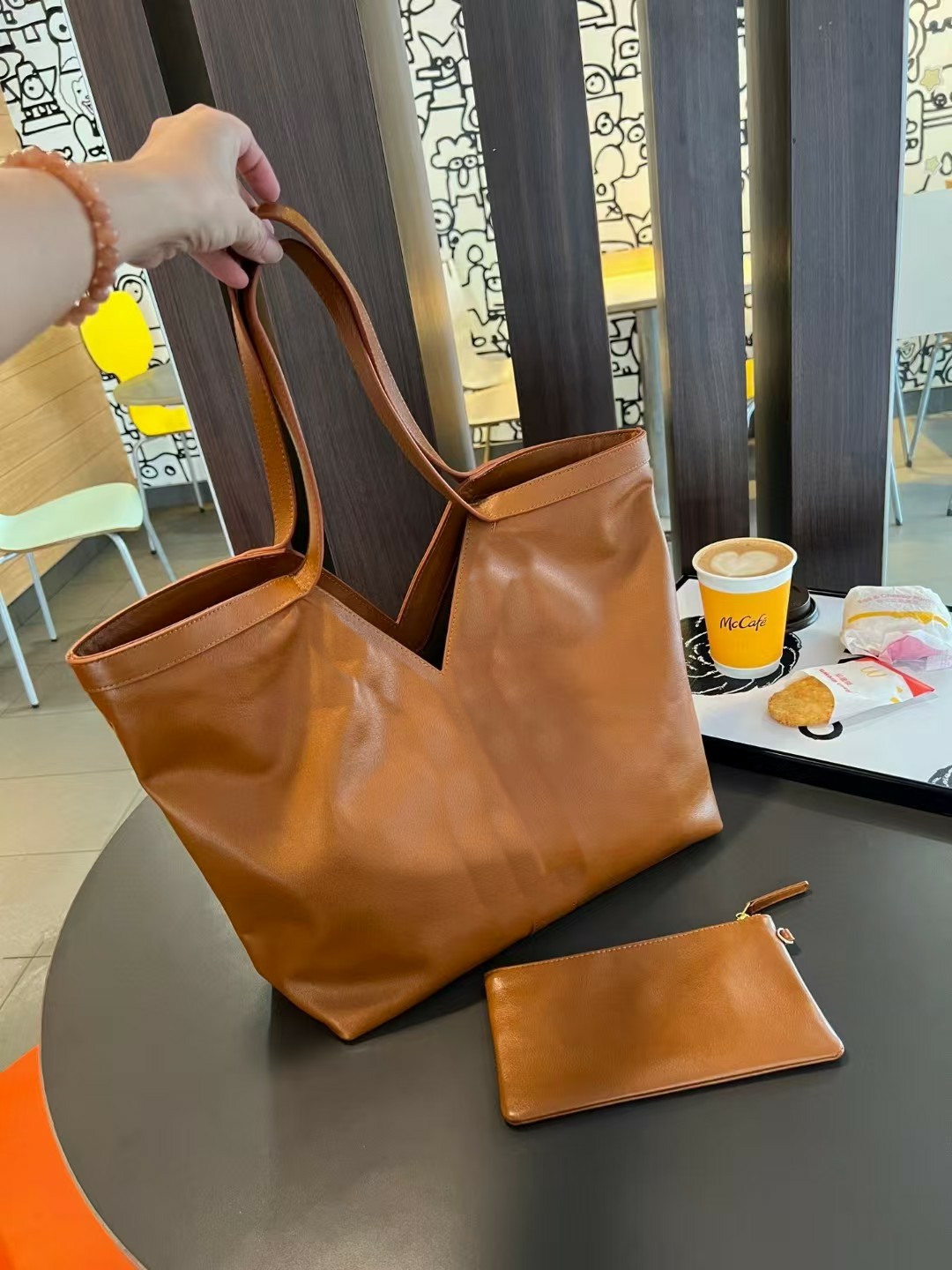 High Quality Designer Tote Bags Real Calfskin Leather Top Handle Handbags Gold Hardware Open Closure Large Capacity Totes Women Winter Luxury Shoulder Bags Hot Sell