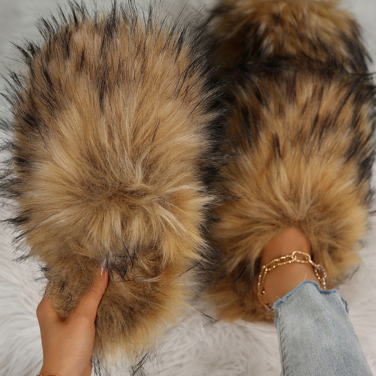 2024 new slippers for women's autumn and winter home with plush insulation, imitation fur anti slip cover, toe hair mop