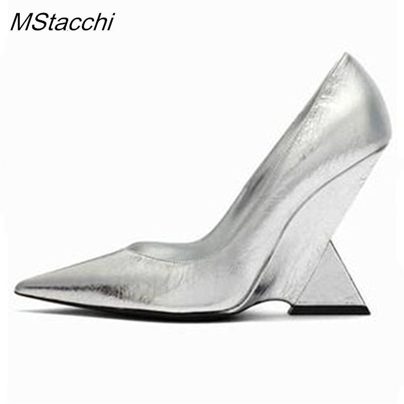 Runway Women Heels Pumps 2024 Designer Patent Leather Pointed Toe Sgback Shallow Brand Strange Heel Woman Shoes