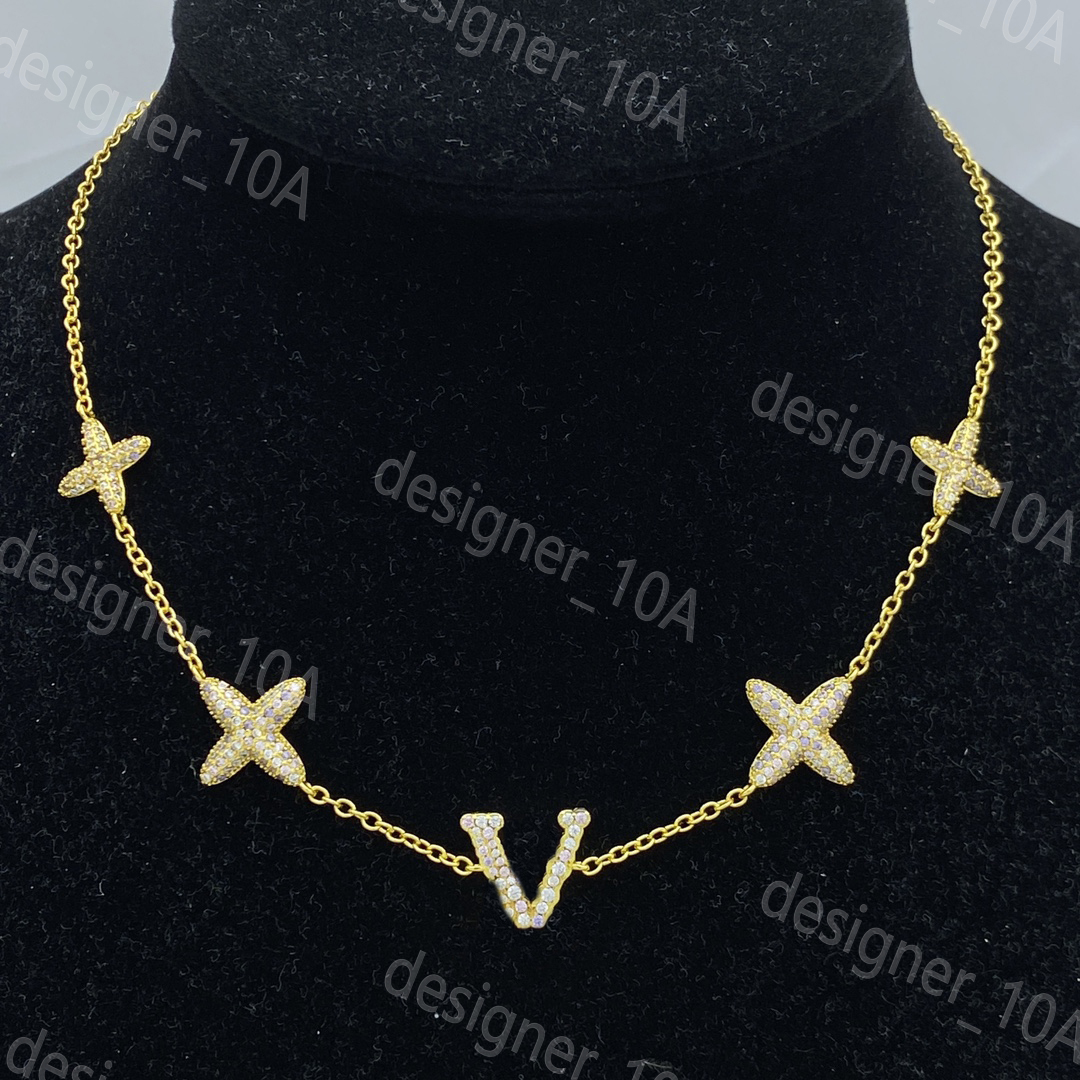designer L necklace 18K gold flower diamonds Valentine's Day Mother's Day Engagement jewlery designer for women silver rose Jewelry Gift Good quality version